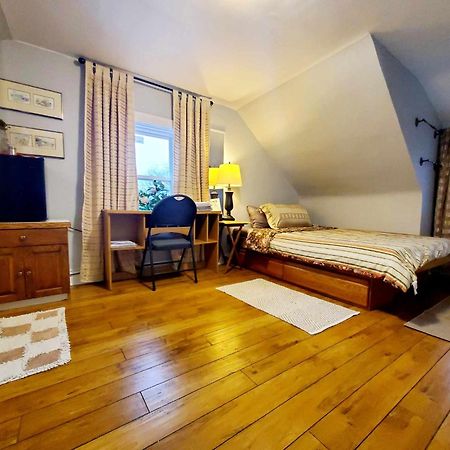 Merj'S Guest House In Wolesly Winnipeg Extérieur photo