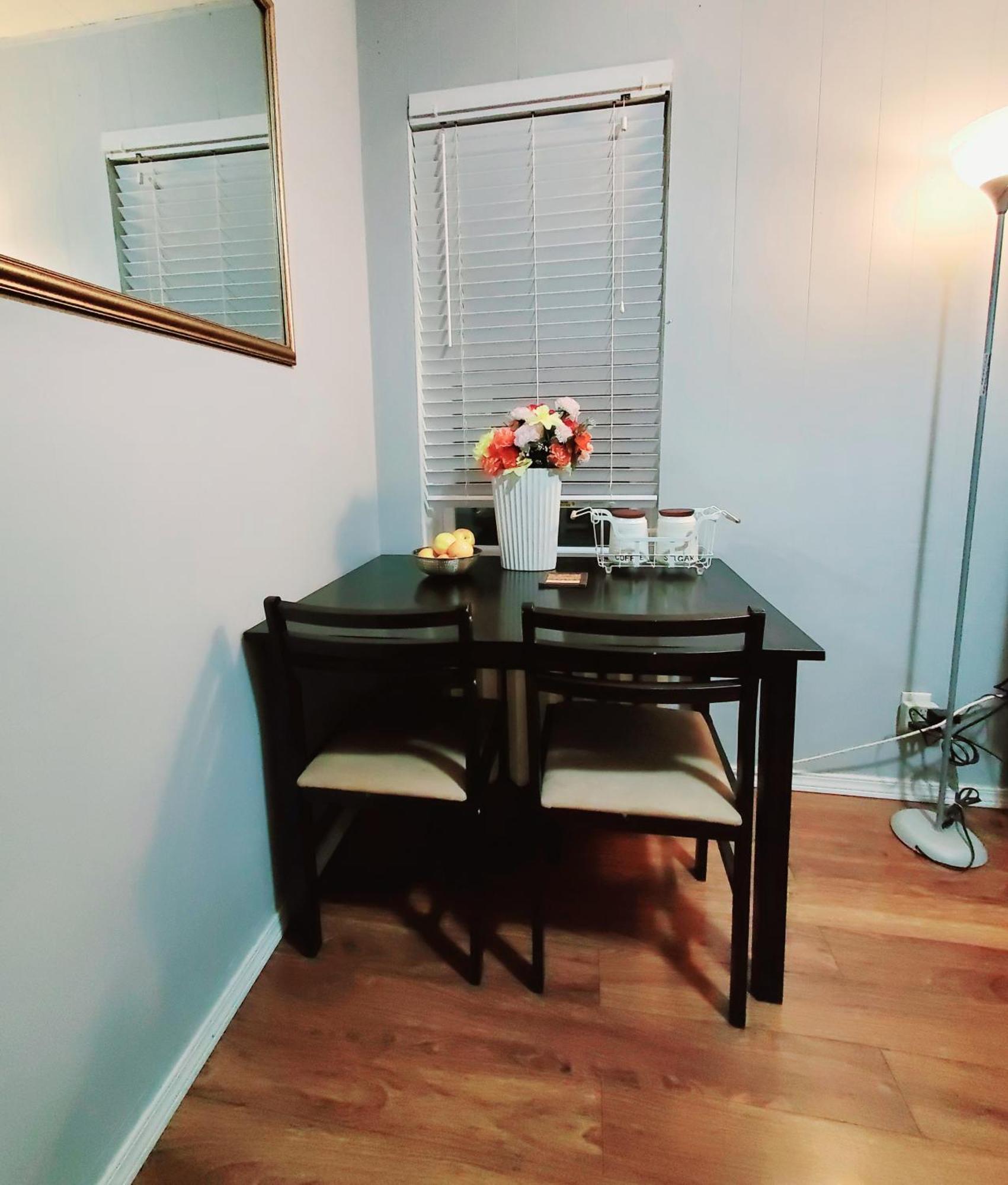 Merj'S Guest House In Wolesly Winnipeg Chambre photo