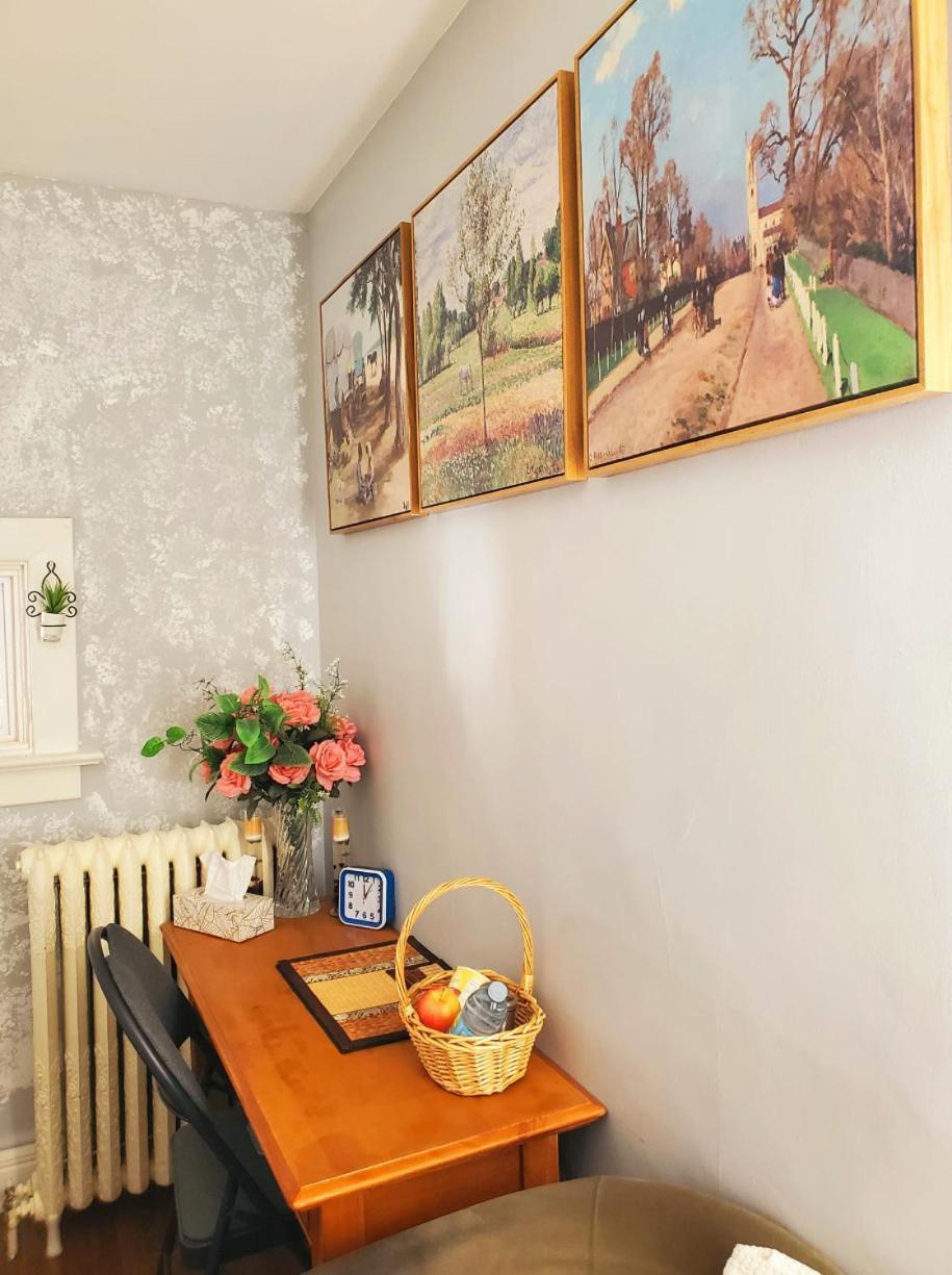 Merj'S Guest House In Wolesly Winnipeg Extérieur photo