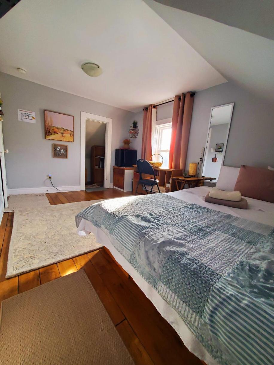 Merj'S Guest House In Wolesly Winnipeg Extérieur photo